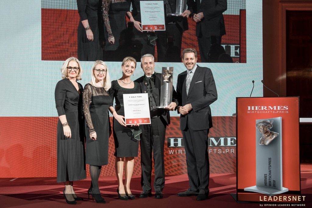 Familie Retter freut sich über die Verleihung des Hermes Wirtschaftspreis 2018